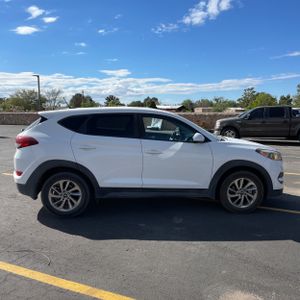 HYUNDAI TUCSON SE - 10