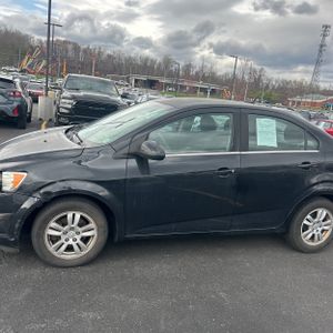 CHEVROLET SONIC LT AUTO - 4