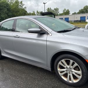 2015 Chrysler 200 LIMITED thumbnail 12