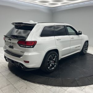 JEEP GRAND CHEROKEE SRT - 8