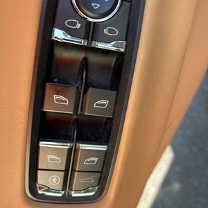 2011 Porsche PANAMERA 4 缩略图 66