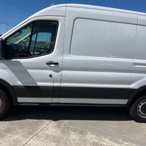 FORD TRANSIT 150 - 4