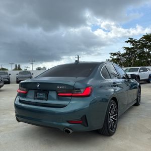 BMW 3 Series 330i - 8