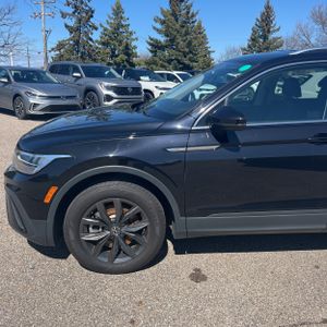 VOLKSWAGEN TIGUAN SE 4MOTION - 2