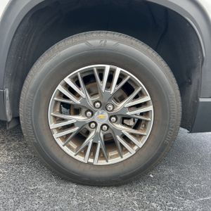 2024 Chevrolet TRAVERSE LS — миниатюра 18