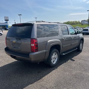 CHEVROLET SUBURBAN LT - 8