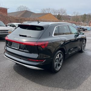 AUDI E-TRON QUATTRO PREMIUM PLUS - 8