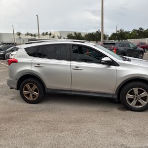 صورة 11 لـ 2015 Toyota RAV4 XLE
