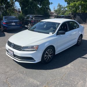 VOLKSWAGEN JETTA 1.4T SE - 1