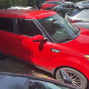 2017 KIA SOUL + 照片 11