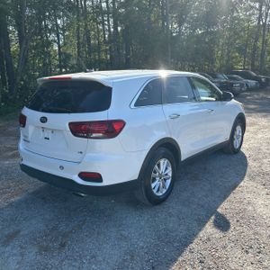 KIA SORENTO LX V6 - 7