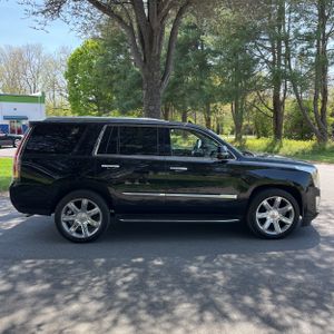 CADILLAC ESCALADE LUXURY - 10