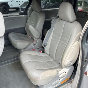 2012 Toyota SIENNA XLE 8-PASSENGER — миниатюра 32