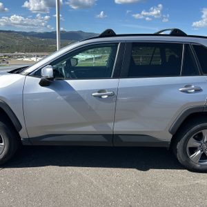 2024 Toyota RAV4 XLE 照片 4