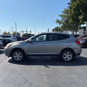 2011 Nissan ROGUE SV photo 3