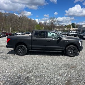 FORD F-150 LIGHTNING LARIAT - 10