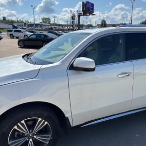 2018 Acura MDX SH-AWD photo 2