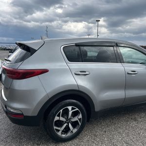 KIA SPORTAGE LX - 9