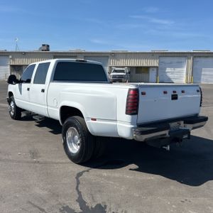 CHEVROLET C/K 3500 SERIES C3500 SILVERADO - 5