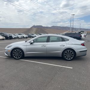 2020 Hyundai SONATA LIMITED photo 3