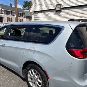 CHRYSLER PACIFICA TOURING L - 6