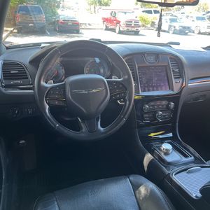 2017 Chrysler 300 300S 照片 37