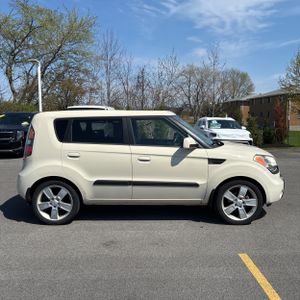 KIA SOUL + - 10