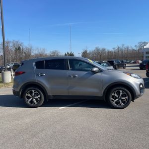 KIA SPORTAGE LX - 10