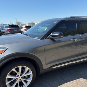FORD EXPLORER PLATINUM - 2