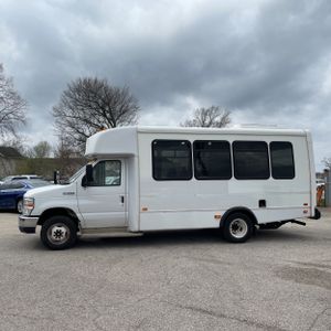 FORD E-450 CUTAWAY - 3