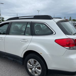 صورة 6 لـ 2013 Subaru OUTBACK 2.5I