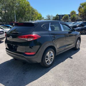 HYUNDAI TUCSON SE - 8