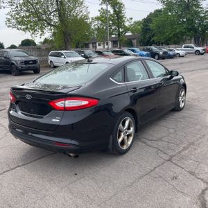 FORD FUSION SE - 8
