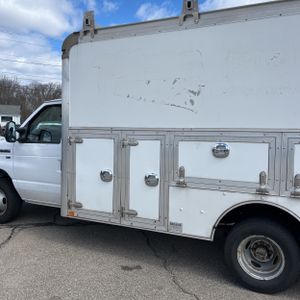 FORD E-350 CUTAWAY - 6