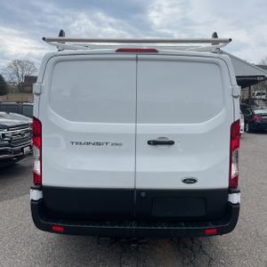FORD TRANSIT 250 - 6