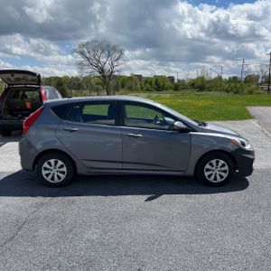 HYUNDAI ACCENT SE - 10