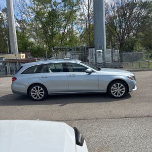 MERCEDES-BENZ E-CLASS - 10