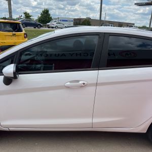 صورة 4 لـ 2016 FORD FIESTA S