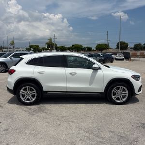 صورة 10 لـ 2021 Mercedes-BENZ GLA