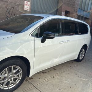 صورة 3 لـ 2025 Chrysler PACIFICA SELECT