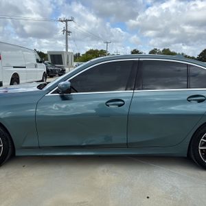 BMW 3 Series 330i - 4