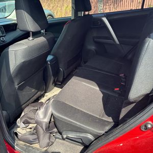 صورة 34 لـ 2016 Toyota RAV4 LE