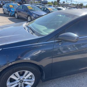 HYUNDAI SONATA GLS - 2