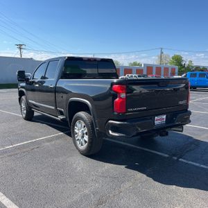 CHEVROLET SILVERADO 2500HD HIGH COUNTRY - 5