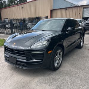 2023 Porsche MACAN photo 1