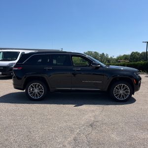 2022 JEEP GRAND CHEROKEE SUMMIT photo 10