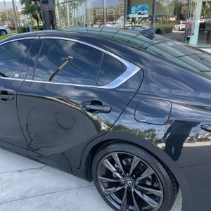 صورة 6 لـ 2025 Lexus IS 350 F SPORT DESIGN