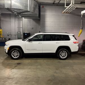Jeep Grand Cherokee L Laredo - 3