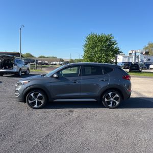 HYUNDAI TUCSON SPORT - 3