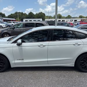 صورة 3 لـ 2018 FORD FUSION HYBRID SE